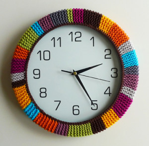 Free knit clock cozy pattern