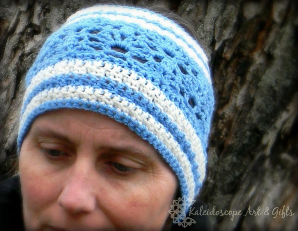 Lovely Lily Earwarmer Crochet Pattern by Lisa Jelle
